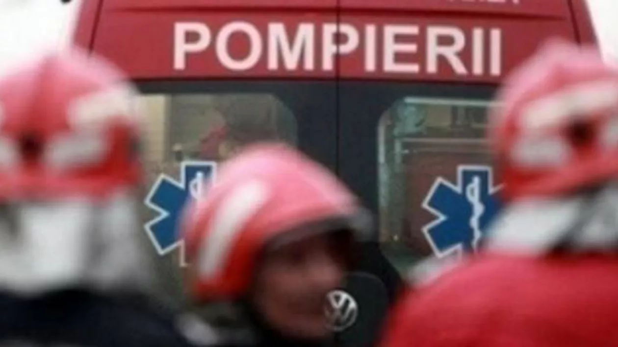 Ploiești: Incendiu la un depozit de deşeuri, aflat în apropierea unei rafinării