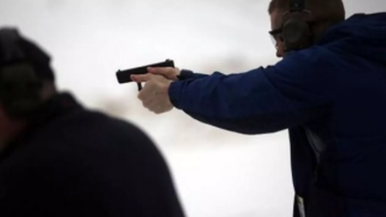 SUA: Două persoane au murit într-un atac armat comis la un centru comercial din Dakota de Nord