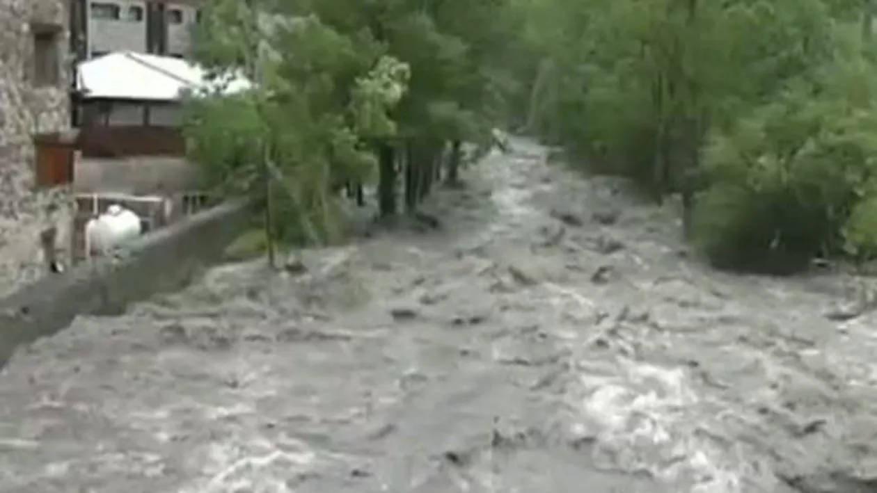 INHGA: Cod roșu de inundații pentru râurile din Satu Mare, Sălaj și Maramureș, valabil până miercuri la ora 14:00 (VIDEO)