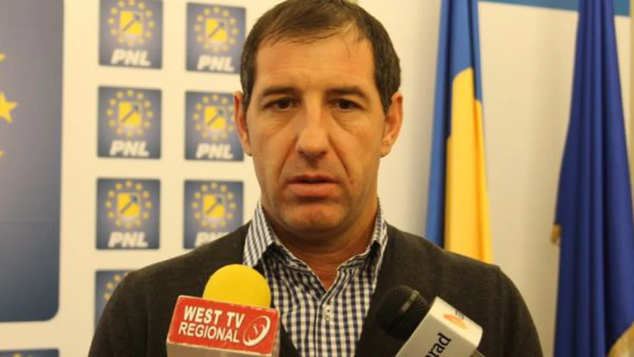 Primarul comunei Zăbrani și trei oameni de afaceri, reținuți într-un dosar de fraudă cu fonduri europene