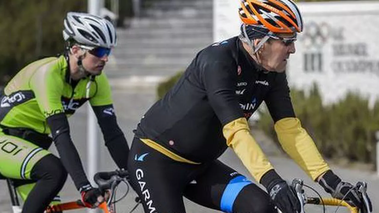 Secretarul de stat american John Kerry, accident cu bicicleta în Franța