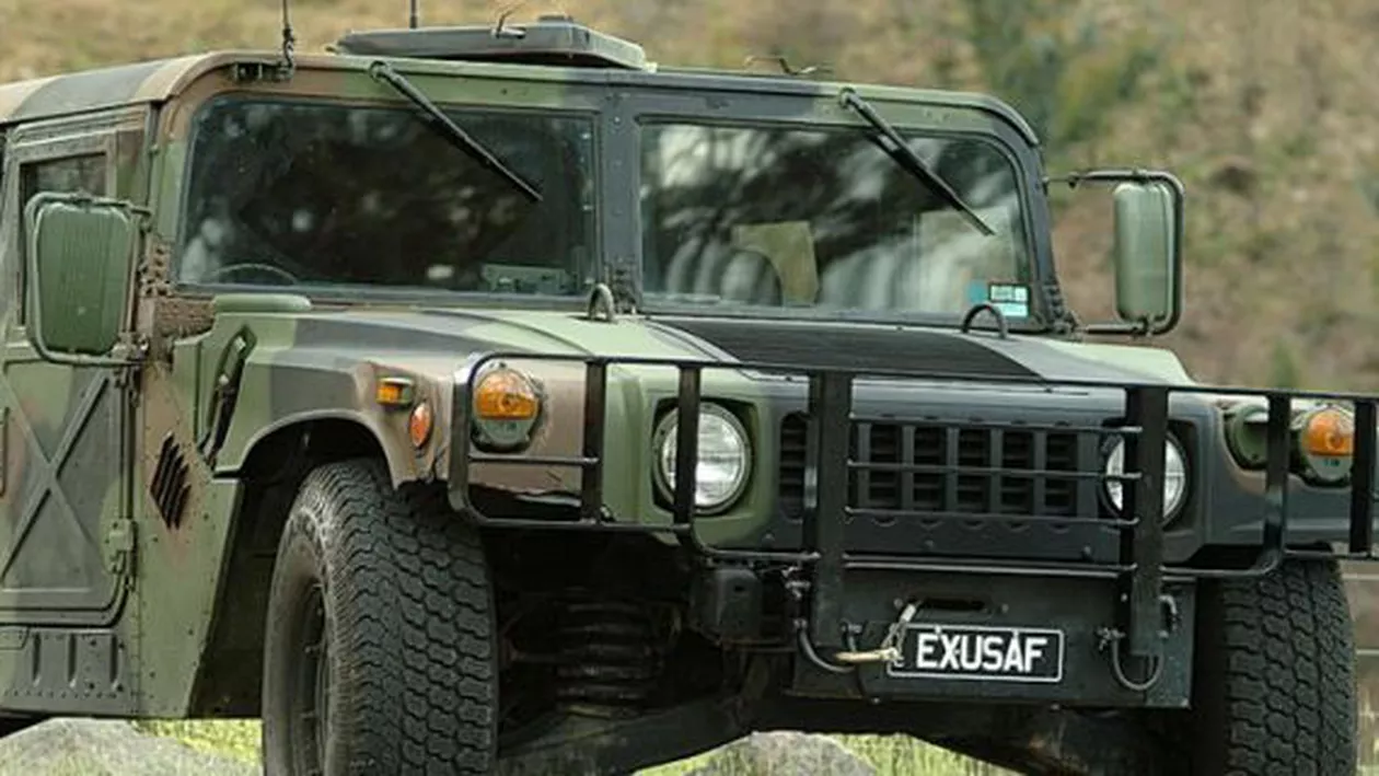 Irak: Forțele de securitate au pierdut 2.300 de vehicule Humvee în 2014, când ISIS a cucerit orașul Mosul