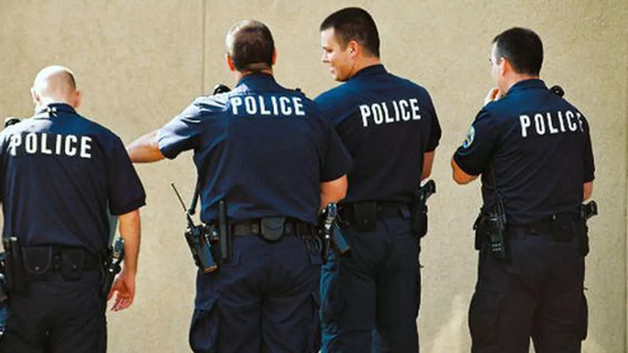Studiu: Polițiștii americani omoară în medie doi oameni pe zi