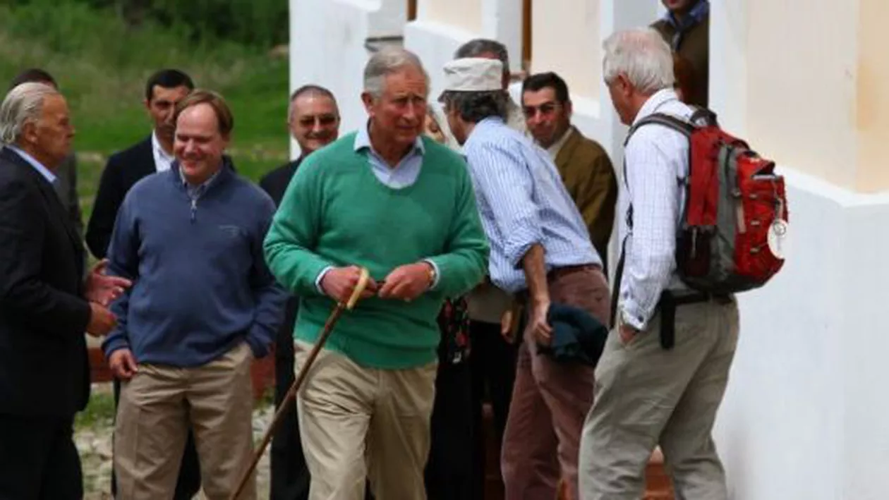 Prințul Charles și-a început luni vizita în România, prima oprire fiind la conacul său din Valea Zălanului