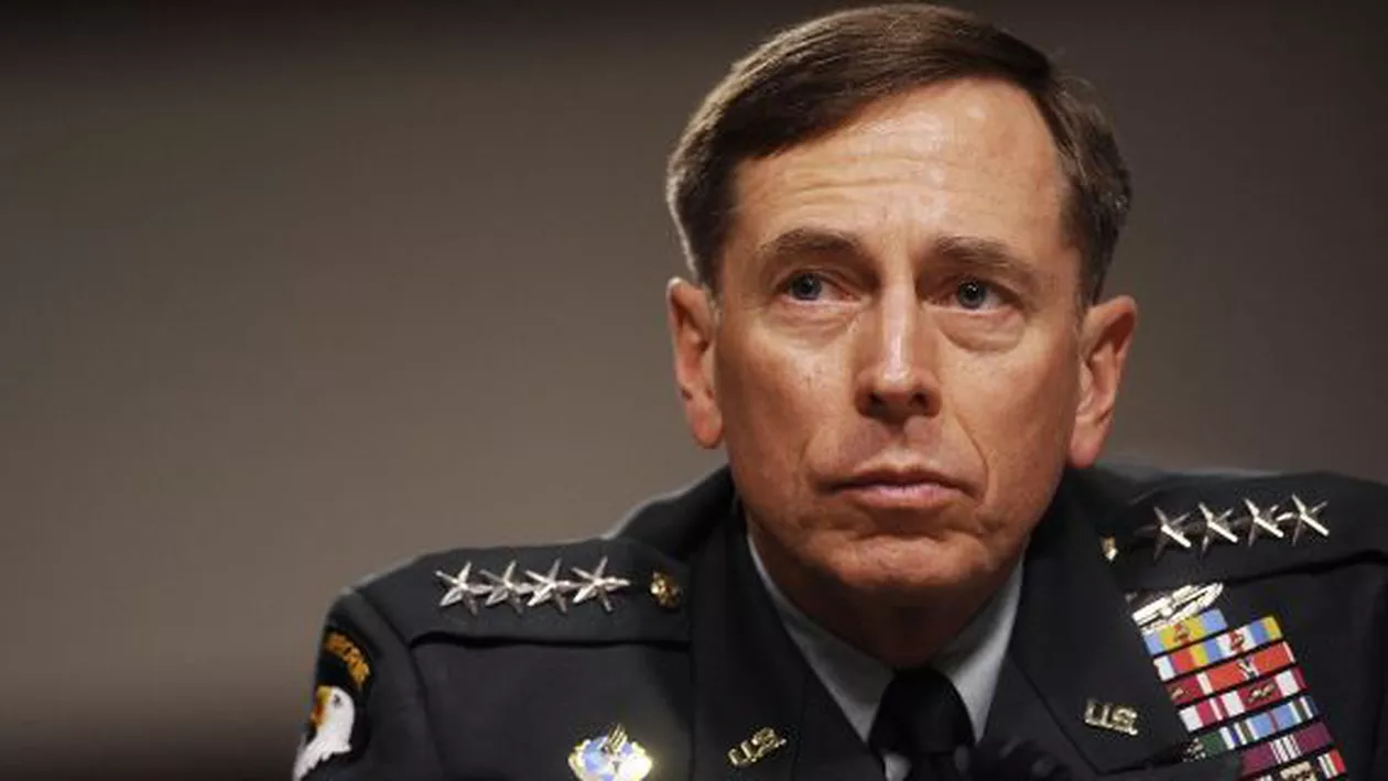 David Petraeus, fost șef al CIA: Militanții Statului Islamic pot fi învinși printr-o abordare combinată - militară și politică