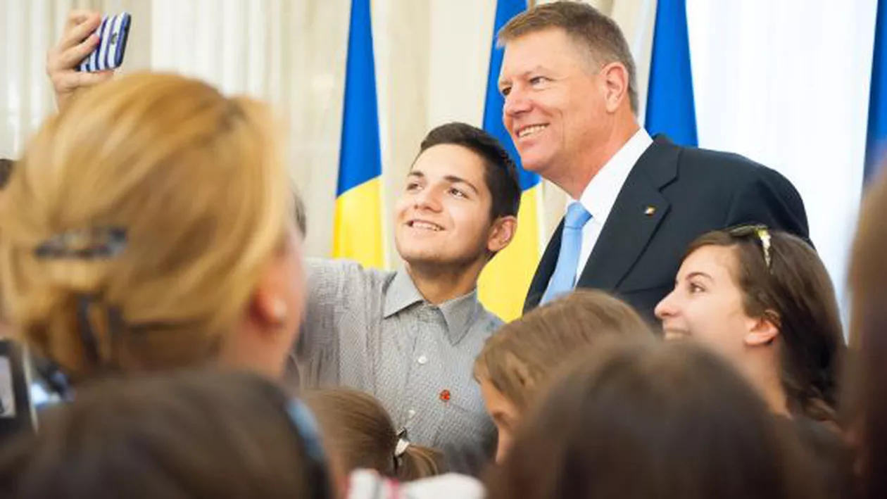 Ziua Copilului la Palatul Cotroceni: Prichindeii, selfie cu președintele Iohannis și autografe pe mână (FOTO)