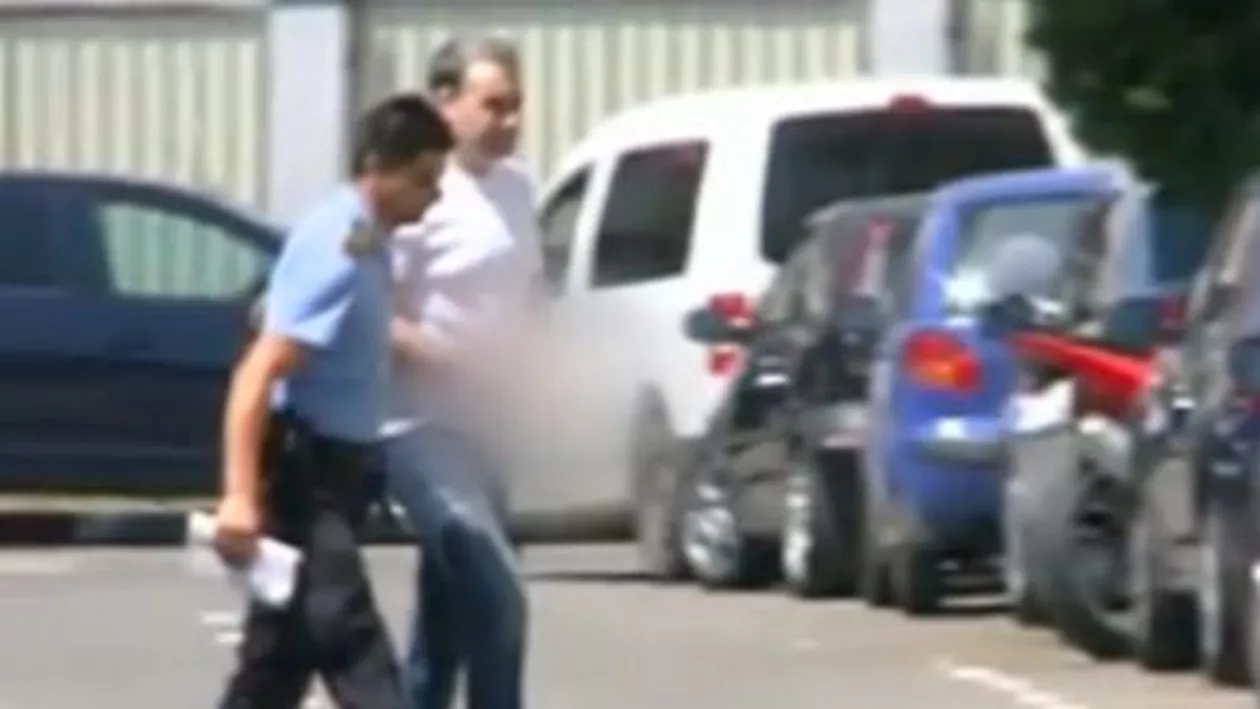 Nou dosar pe numele lui Darius Vâlcov: Fostul ministru este suspectat de trafic de influență