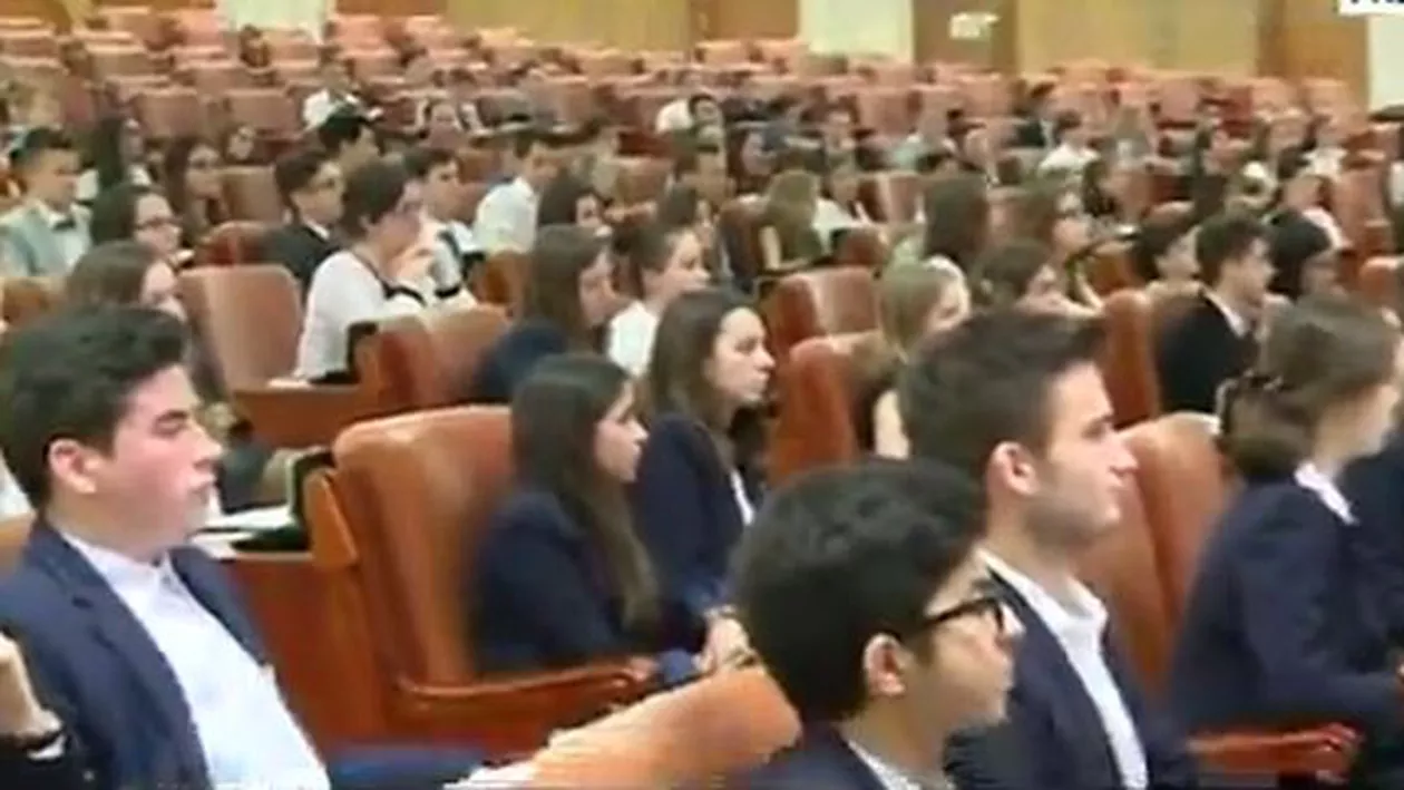 Copiii, parlamentari pentru o zi sub îndrumarea președintelui Camerei Deputaților, Valeriu Zgonea (VIDEO)