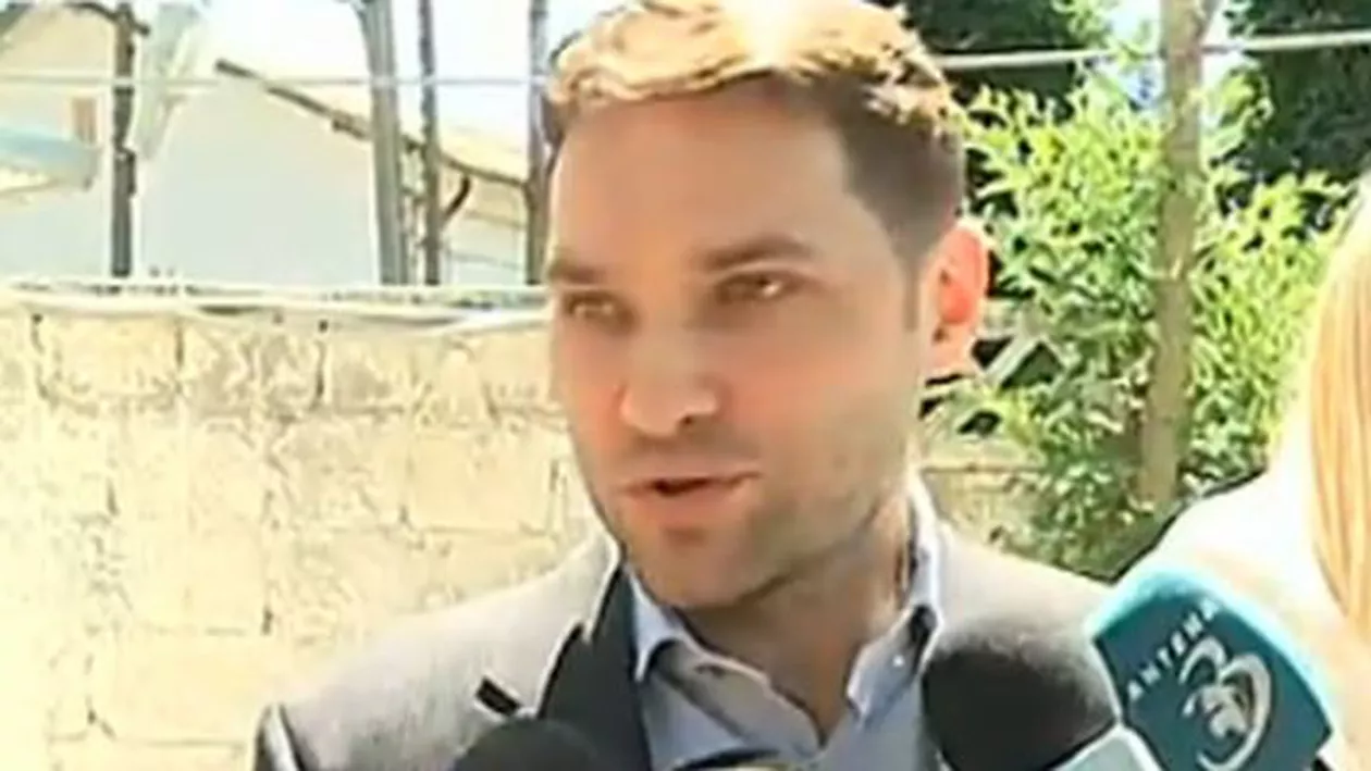 Dan Șova, la Poliție pentru controlul judiciar: Asta e procedura penală, o respectăm (VIDEO)