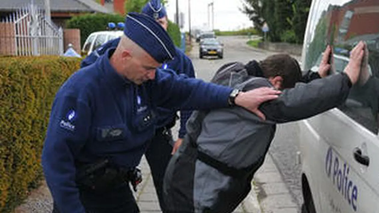 Operațiune antiteroristă în Belgia: Au fost efectuate 21 de percheziții, iar 16 persoane au fost arestate