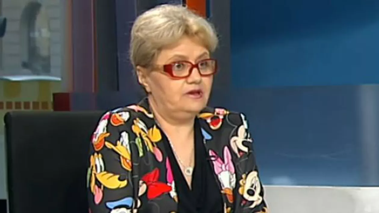 Cristiana Anghel, despre sacoul pe care l-a purtat la moțiune: Donald e rățoiul mecanic. Îl avem pe buldog, Blaga. O avem pe Minnie, Alinuța. Nu l-am făcut la comandă. L-am luat de la mine, de la Caracal (VIDEO)