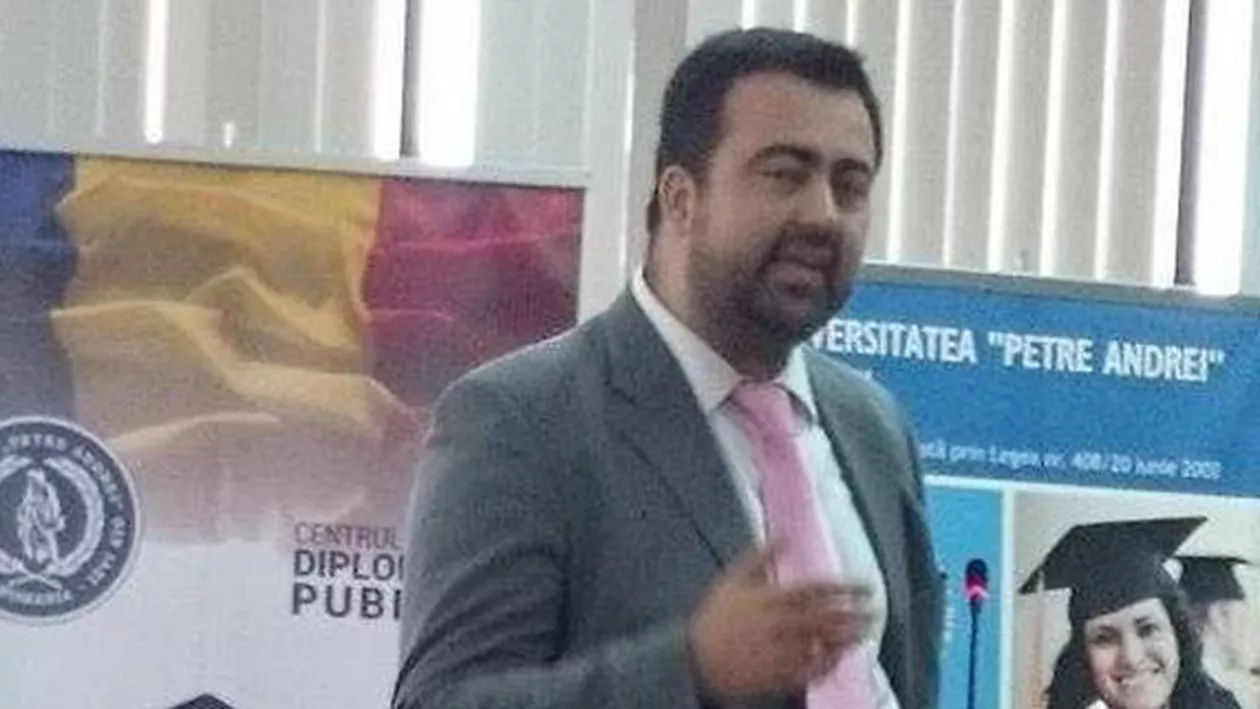 Demisie în echipa de consilieri a lui Victor Ponta: Analistul Radu Magdin, consilier onorific pe comunicare externă, a renunțat la funcție