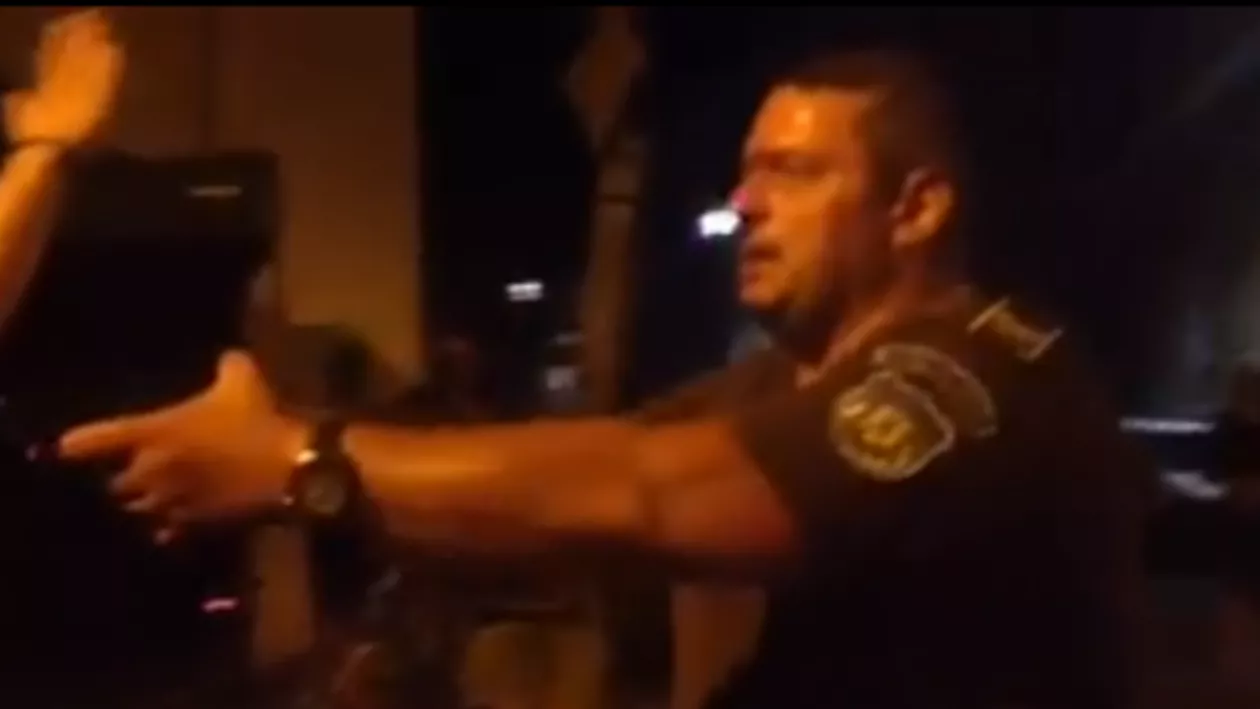 Un tânăr a fost împușcat în cap de un polițist, în centrul Capitalei (VIDEO)