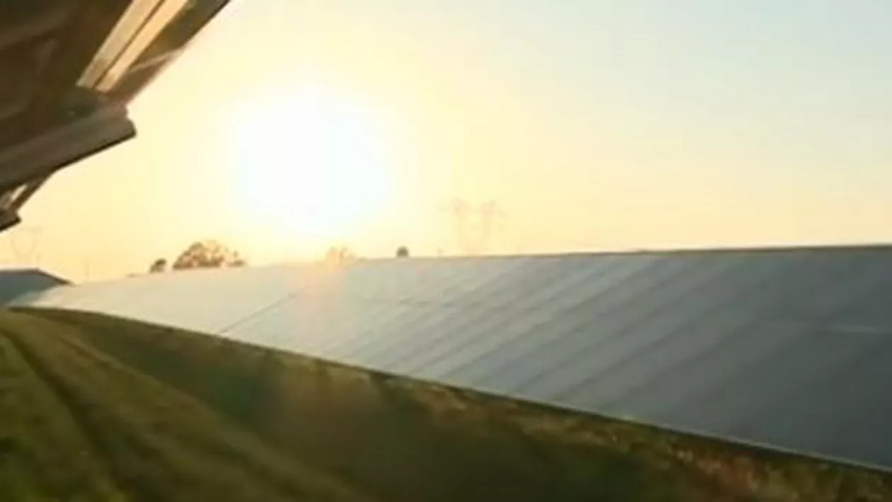 Energia solară, un proiect de viitor: Campaniile care dezvoltă astfel de proiecte sunt sprijinite de legi, dar și de o serie de ajutoare de stat (VIDEO)
