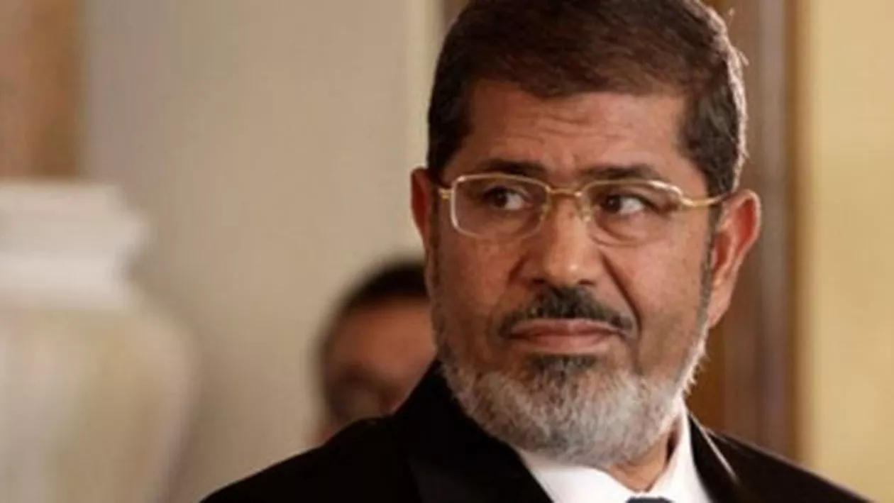 Fostul președinte islamist Mohamed Morsi, condamnat la închisoare pe viață pentru ”spionaj”