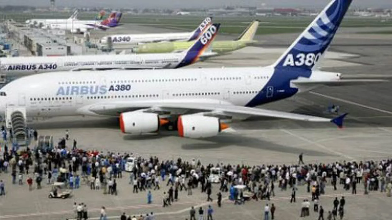 Airbus și Boeing au primit cumulat o comandă de 200 de avioane