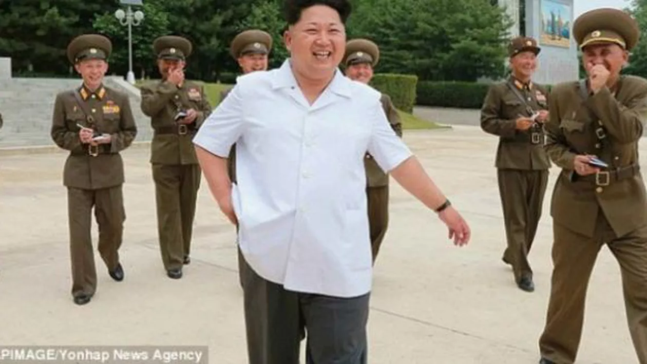Oficiali militari nord-coreeni, surprinși râzând în hohote în spatele lui Kim Jong-Un. Unii analiști se tem de noi execuții (FOTO)