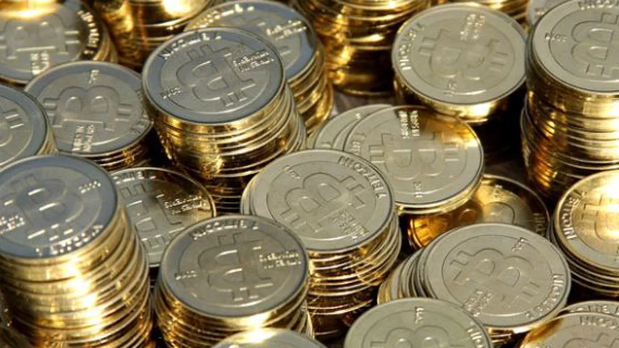 Moneda virtuală Bitcoin s-a apreciat marți cu până la 7%