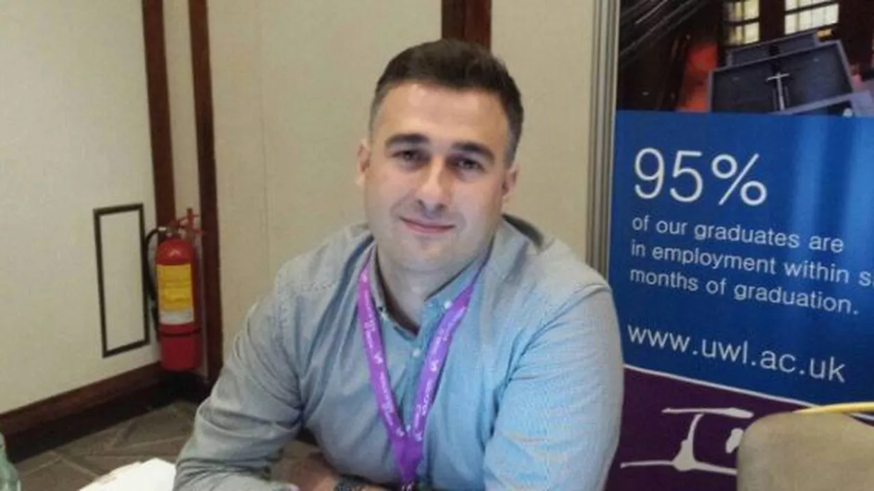 Un barman român a ajuns lector la o universitate londoneză