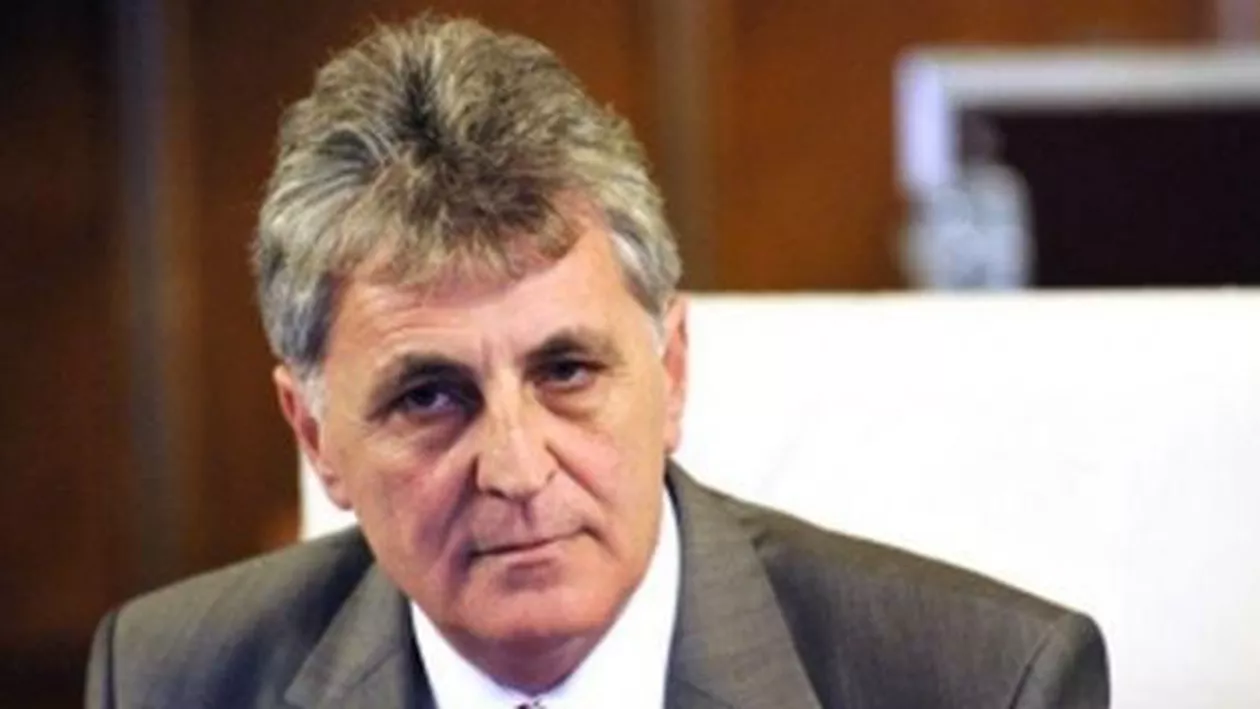 Mircea Duşa: Peste 300 de ofiţeri români activează în comandamente NATO şi ale organismelor militare ale UE. Au devenit militari deosebiți