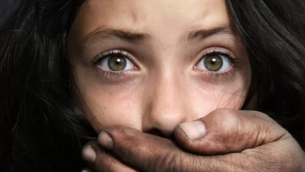 Daily Mail continuă campania negativă la adresa României: Tabloidul britanic acuză că niște români ar fi încercat să răpească mai mulți copii britanici