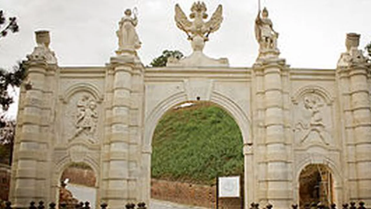 Cetatea Alba Iulia, locul doi în topul celor mai vizitate destinaţii turistice din România