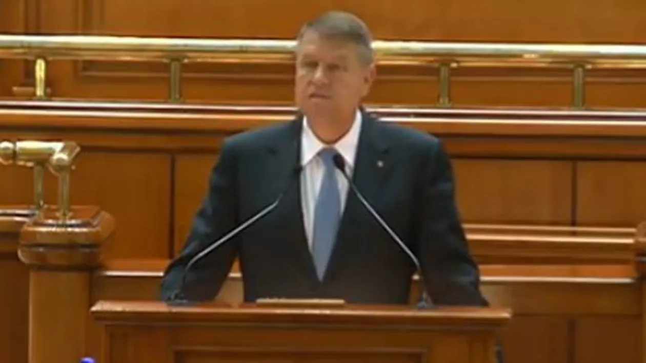Iohannis, în Parlament: Nu constat o voință politică reală a majorității de a promova proiectul votului prin corespondență. Nici în privința încuviințării cererilor justiției lucrurile nu stau mai bine (VIDEO)