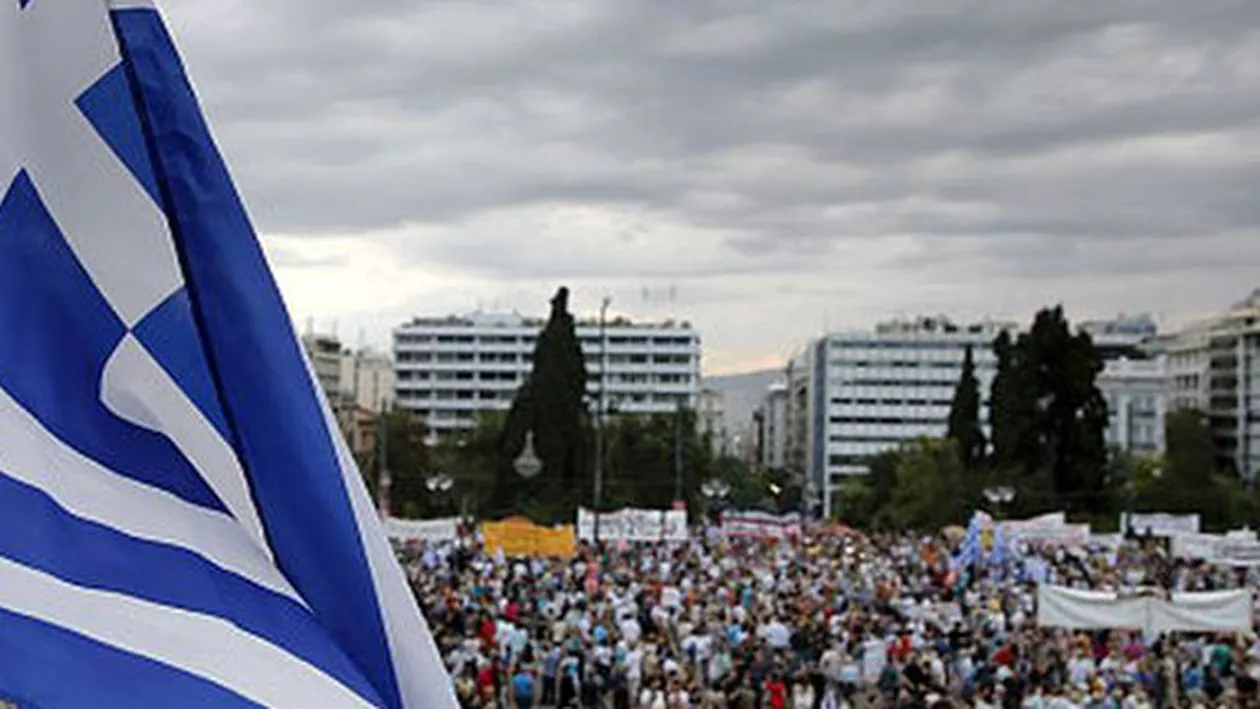 7 000 de greci au manifestat în centrul Atenei pentru menținerea țării în zona euro