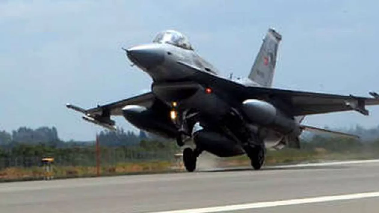 Avion militar F-16, prăbușit în statul american Arizona în apropierea unei conducte de gaz: Un incendiu puternic a izbucnit în urma accidentului