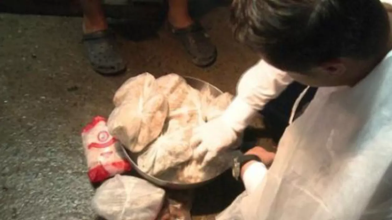 Costinești: Inspectorii ANPC au găsit file de pește cu muște și carne de pui stricată la terasele de pe litoral (VIDEO)