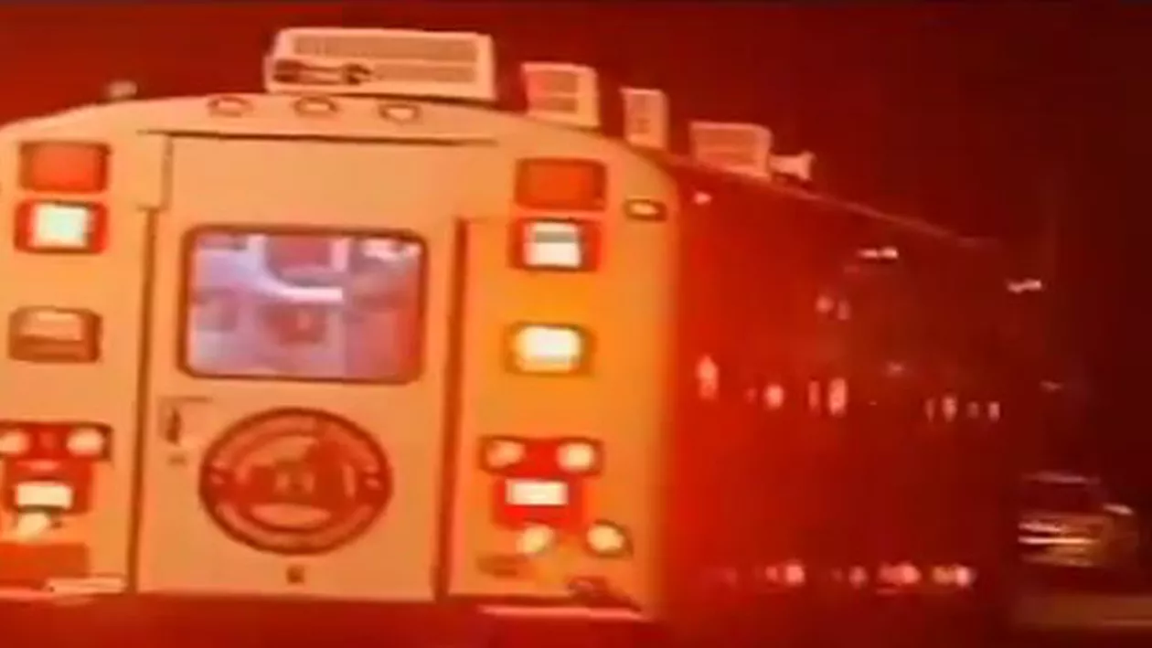 SUA: 14 persoane au fost rănite din cauza unei poze de grup după ce o platformă s-a prăbușit pe o plajă (VIDEO)