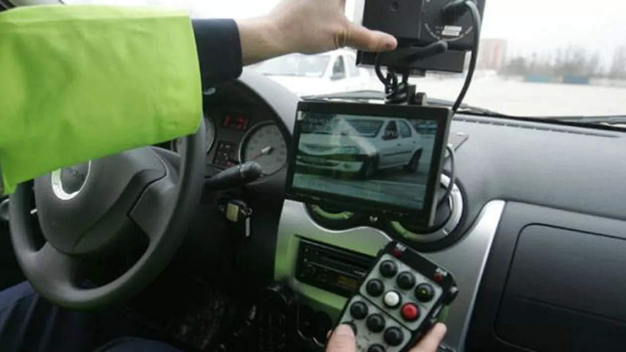 Județul Argeș: Un bărbat a fost amendat cu 945 de lei și s-a ales cu suspendarea permisul pentru 90 de zile, după ce a fost prins cu 131 de kilometri pe oră în localitate