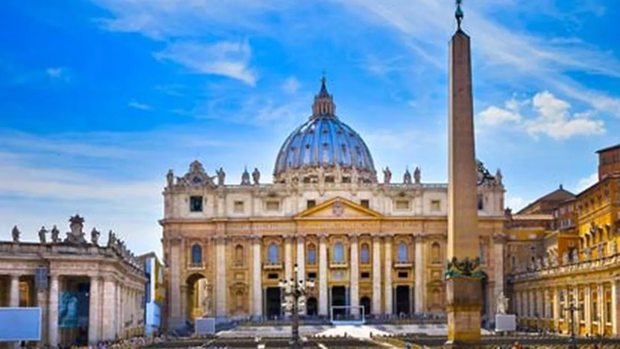 Vatican: Primul proces de pedofilie contra unui fost arhiepiscop, deschis în absența acuzatului