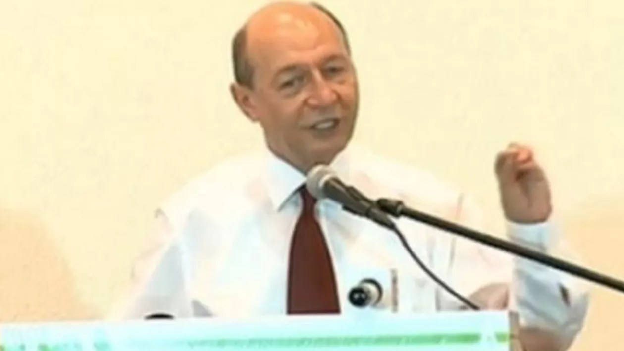 Traian Băsescu: Iohannis e un naiv. Oamenii lui Ponta au discutat cu Mihalache. Toată lumea a fost de acord să își mărească salariile (VIDEO)