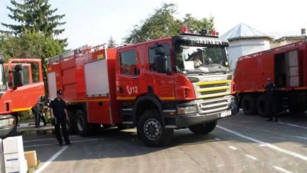 Ploiești: Două autocisterne încărcate cu produse petroliere au luat foc