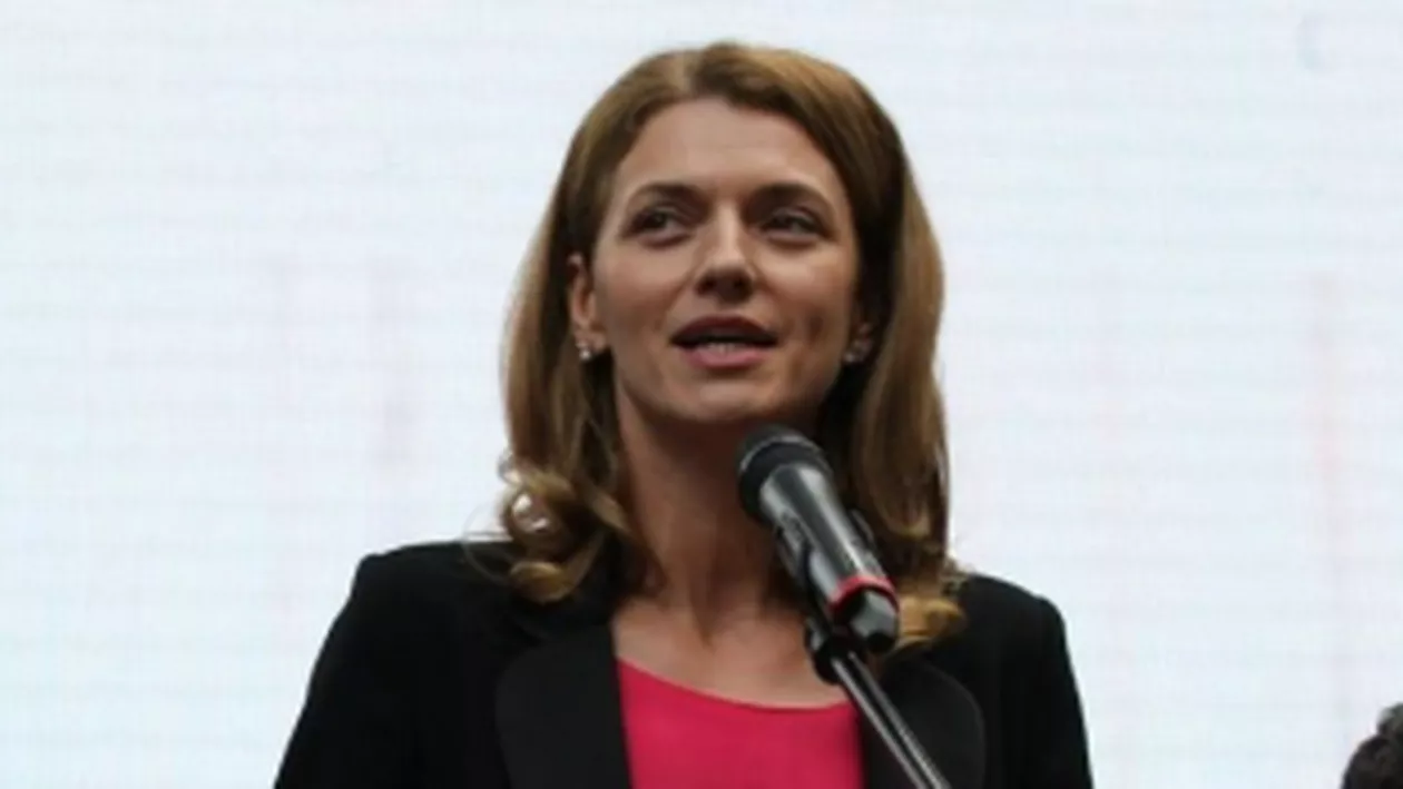 Alina Gorghiu: La mulți ani tuturor francezilor de ziua lor națională! Franța, cel mai important reper extern pentru istoria modernă a României