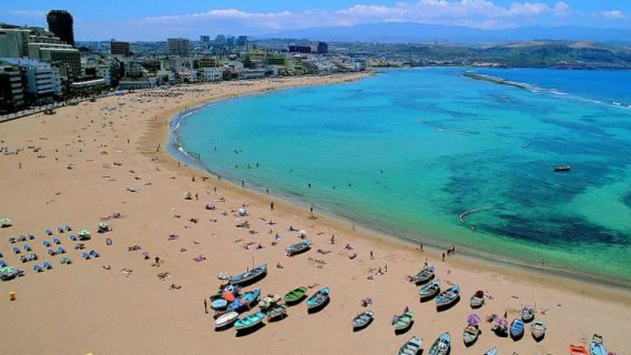 Autoritățile din Insulele Canare iau în considerare limitarea numărului de turiști