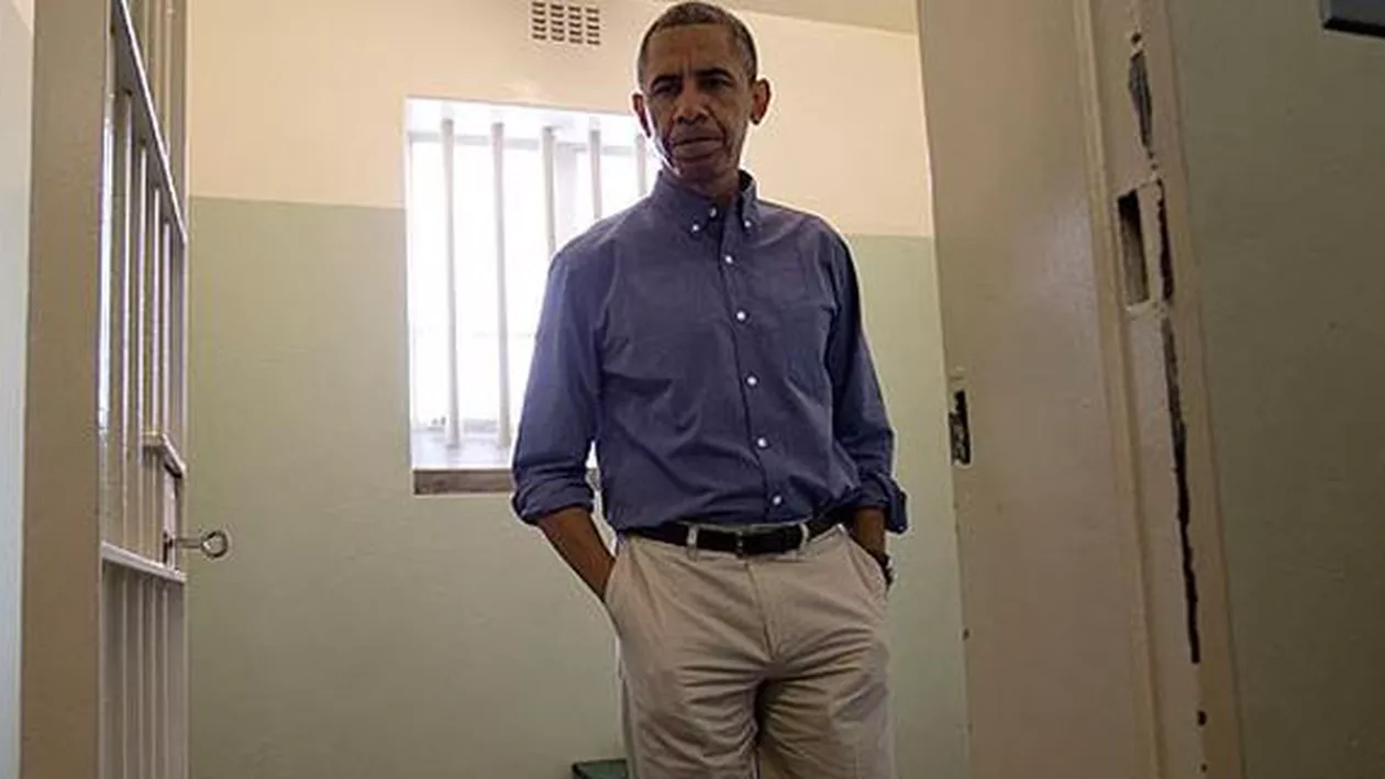 Barack Obama, primul președinte în exercițiu care vizitează o închisoare americană (VIDEO)