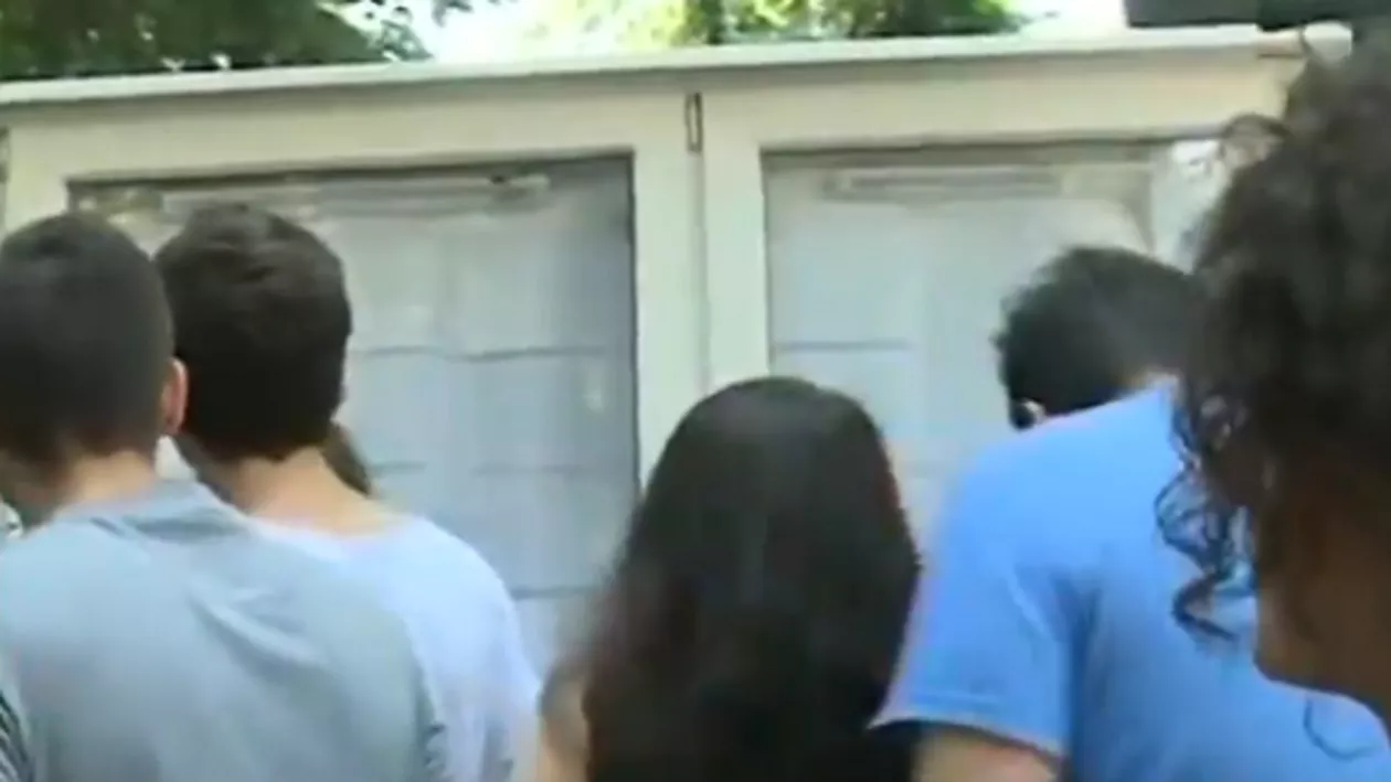 O elevă care a luat BAC-ul cu 9,26 îşi căută dreptatea în instanţă, după ce s-a trezit cu examenul anulat (VIDEO)