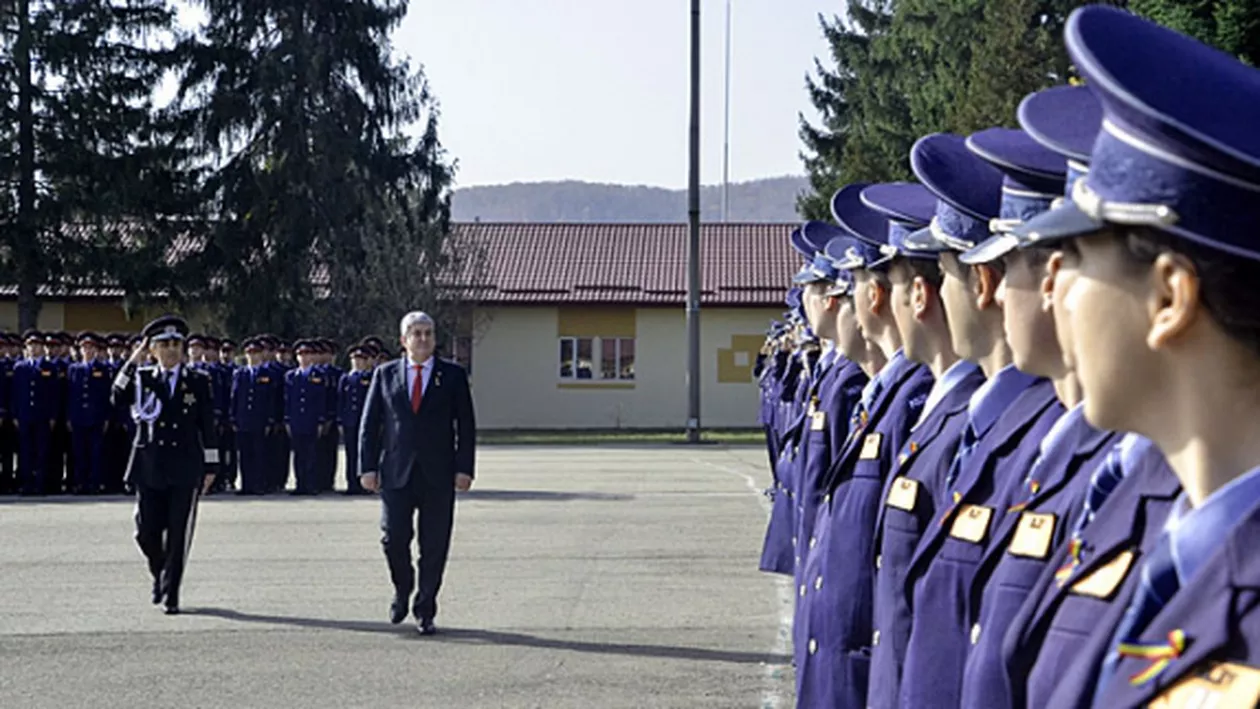 Gabriel Oprea către absolvenții Academiei de Poliție: Primul ordin pe care îl primiți , să vă faceți datoria cu profesionalism și să fiți loiali țării