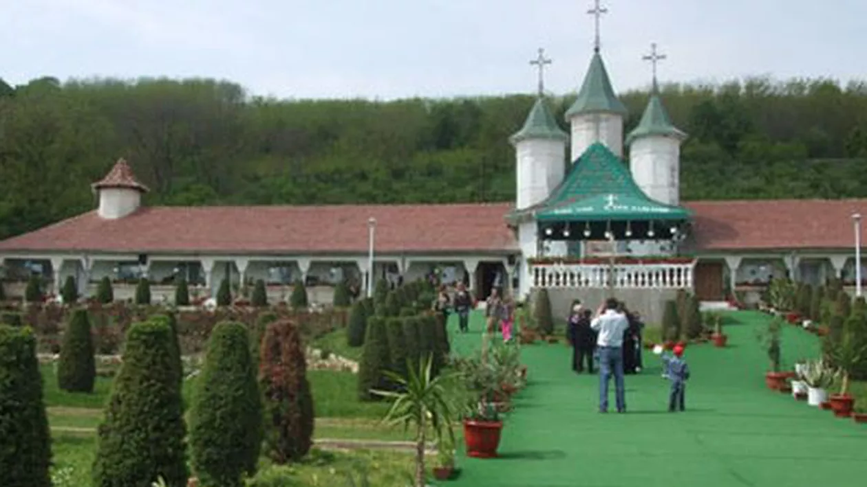 Incendiu la Mănăstirea Moreni din județul Vaslui: Nu s-au înregistrat victime