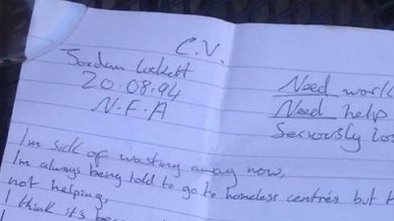 Lecția de viață oferită de un om al străzii din Liverpool care vrea să își depășească condiția: „M-am săturat să irosesc timpul. Îmi omoară sănătatea mentală” (FOTO)