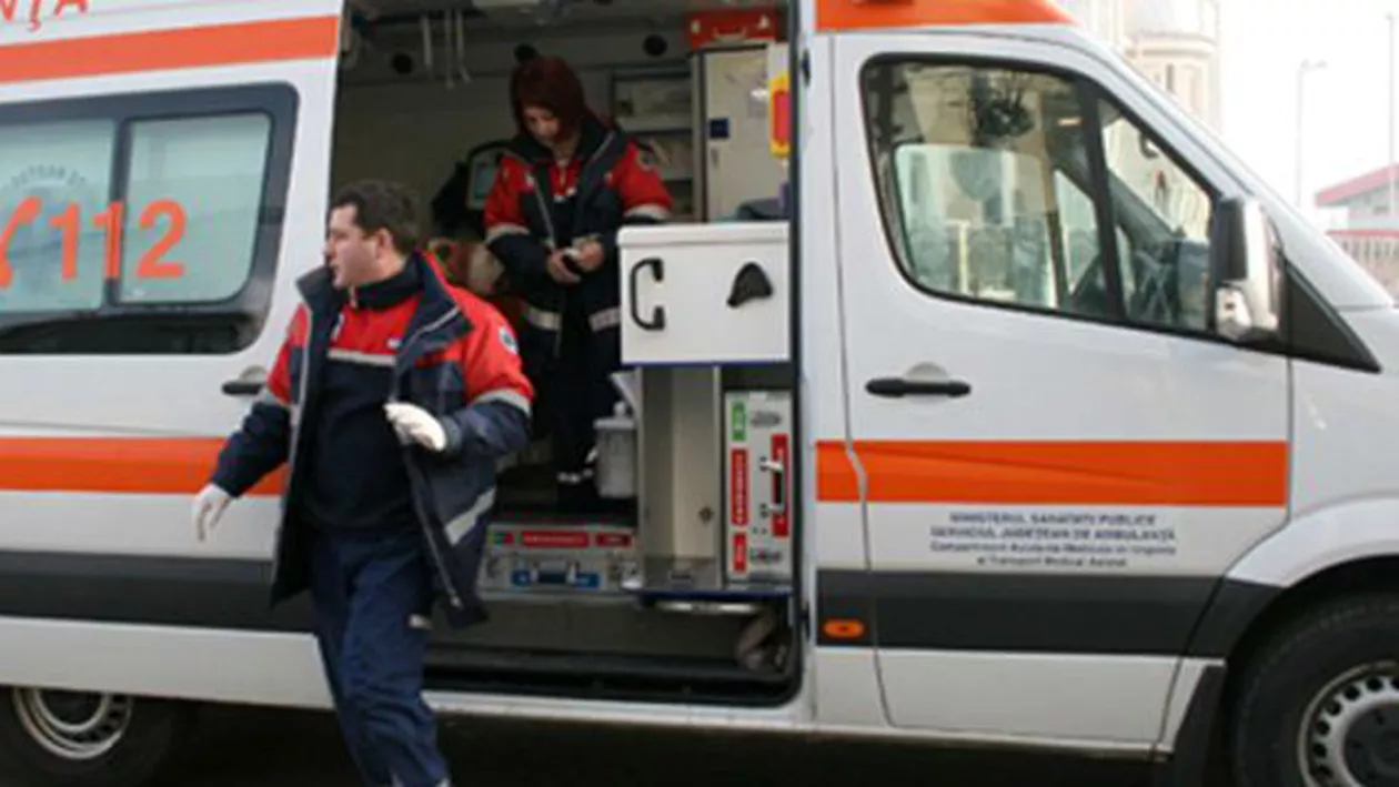 Mehedinți: Opt persoane au fost rănite în urma unui accident pe DN 56 A