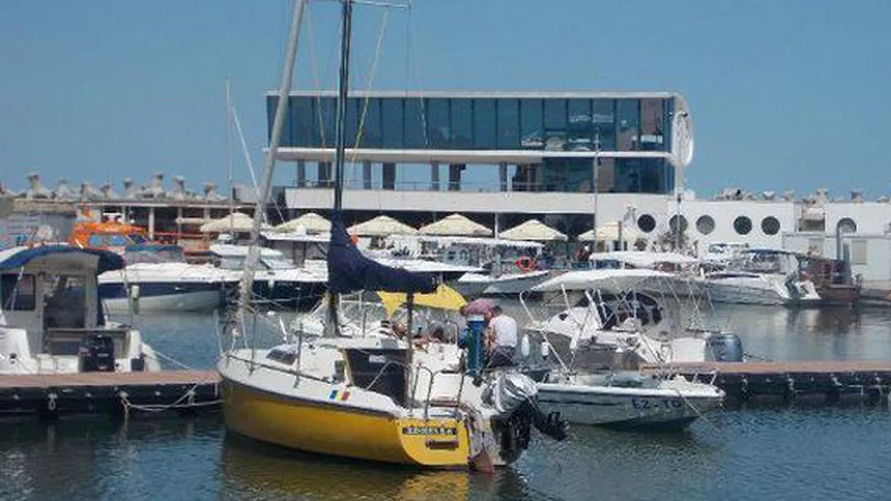 Constanța: Ofițerul de poliție care se aruncase în apă când procurorii care l-au prins în flagrant când lua mită și au vrut să îl imobilizeze, arestat preventiv