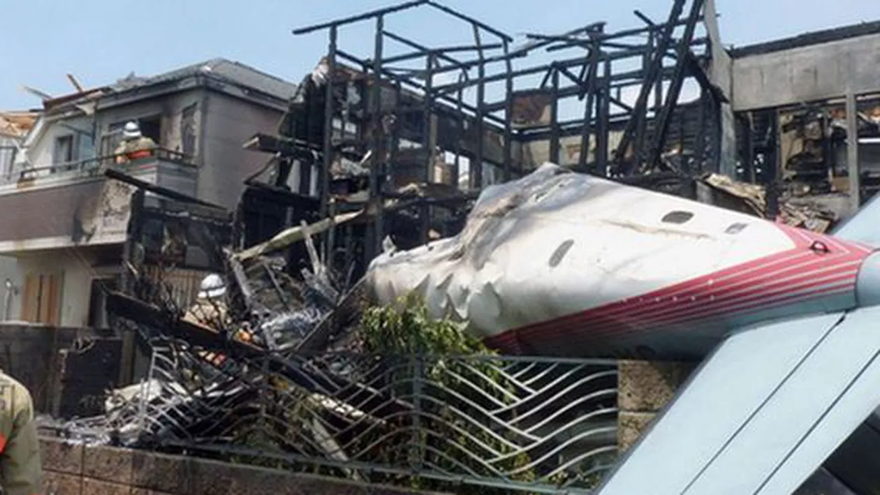 Tokyo: Trei persoane au murit și alte trei au fost rănite, după prăbuşirea unui avion într-o zonă rezidenţială (VIDEO)