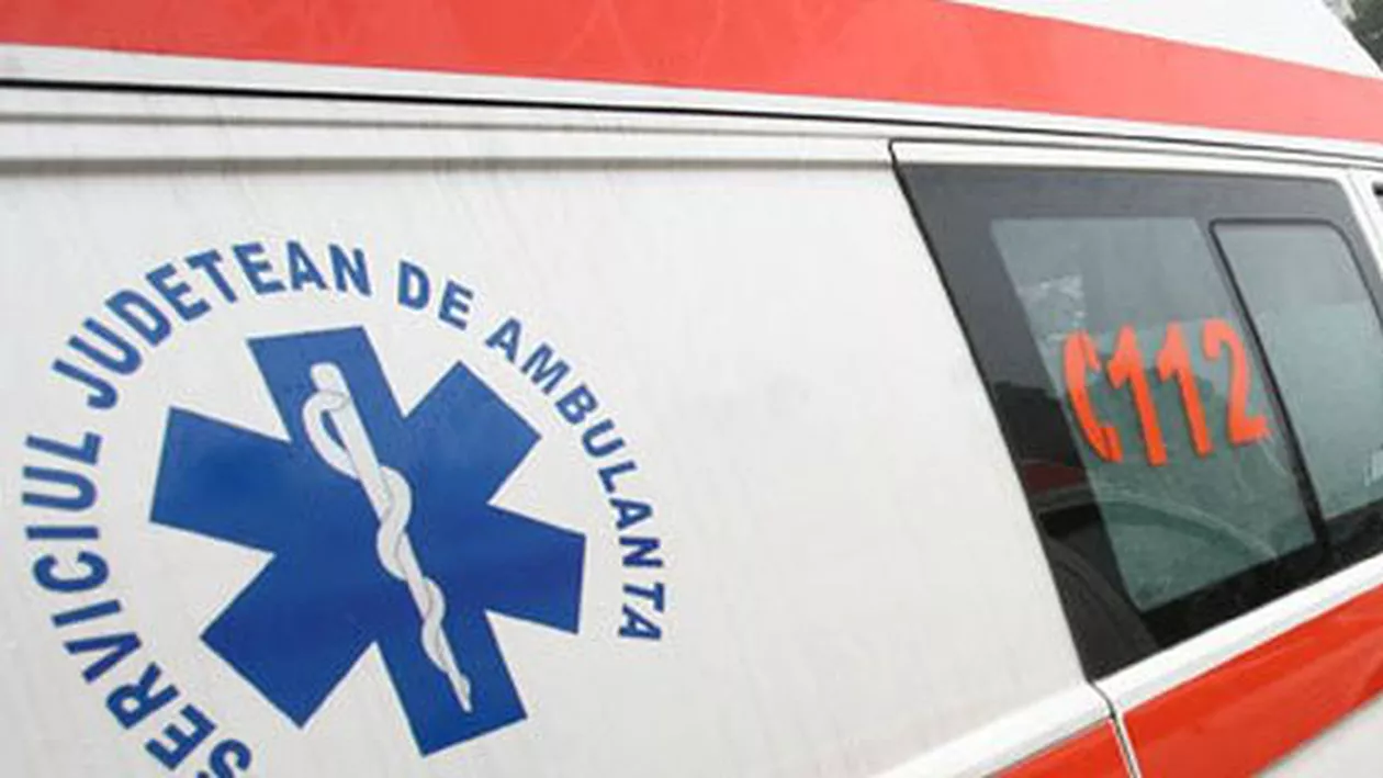 Buzău: Nouă persoane au fost rănite în urma unui accident în care au fost implicate un microbuz şi două autoturisme