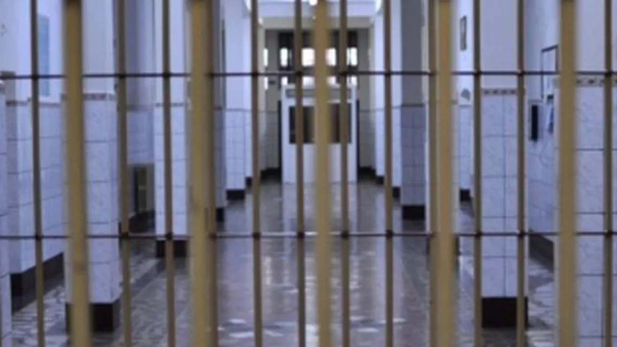 Măsuri speciale pentru deținuți în zilele caniculare: Programul de apă caldă este prelungit, orele de muncă în aer liber, mai puține