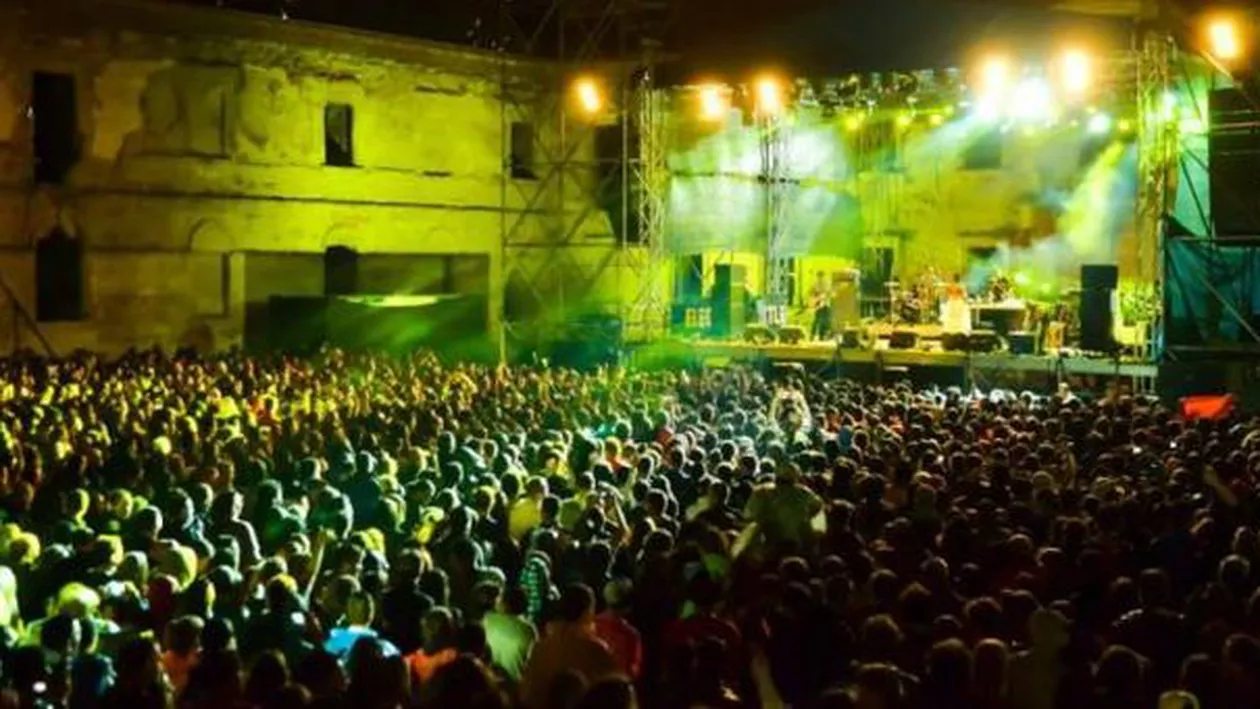 Electric Castle acuză Untold că a ”furat” conceptul de bar din lăzi: "Un astfel de concept este întâlnit internațional și nu a fost plagiat. Să fim serioși"