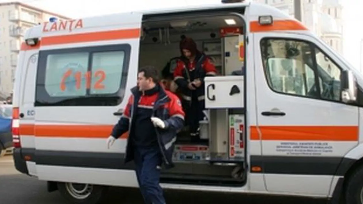 Mehedinți: O fetiță de un an și șase luni a murit după ce a înghițit motorină