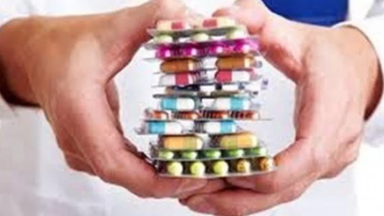 Mafia medicamentelor: Vacanțe la Paris și Las Vegas, mită pentru medicii care recomandau bolnavilor de cancer tratamente mai scumpe